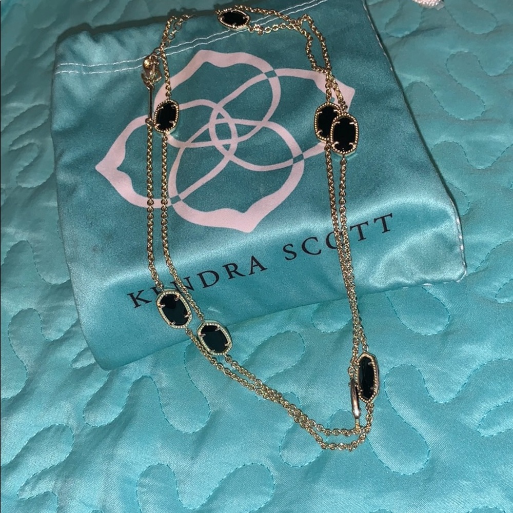 Kendra Scott necklace